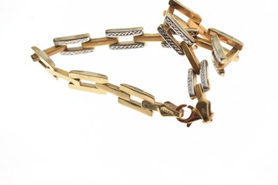 Lot 87 - Two-colour bar link bracelet