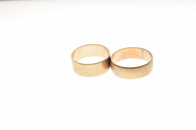 Lot 44 - Two 9ct gold wedding bands