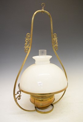 Lot 483 - Hanging stable lamp