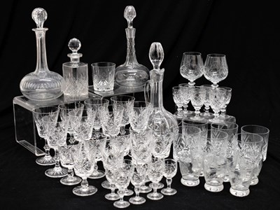 Lot 332 - Assorted cut glassware