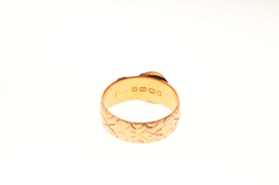 Lot 48 - 18ct gold buckle ring