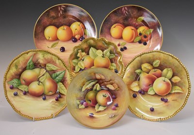 Lot 329 - Group of fruit decorated porcelain