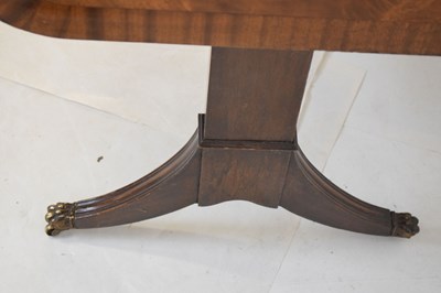 Lot 599 - Reproduction mahogany sofa table