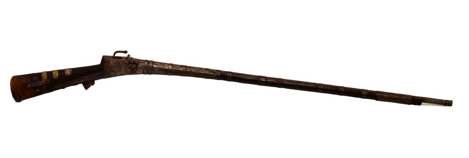 Lot 366 - 19th Century Indian matchlock long gun (Toredar)