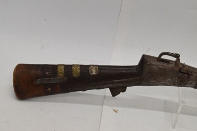 Lot 366 - 19th Century Indian matchlock long gun (Toredar)