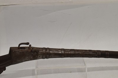 Lot 366 - 19th Century Indian matchlock long gun (Toredar)