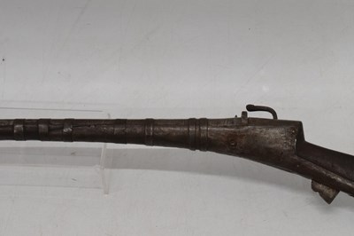 Lot 366 - 19th Century Indian matchlock long gun (Toredar)