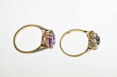 Lot 25 - 9ct gold, amethyst and seed pearl cluster ring