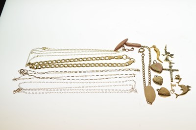 Lot 65 - Small quantity of jewellery including a 9ct gold bracelet