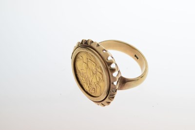 Lot 94 - Queen Victoria gold sovereign 1900