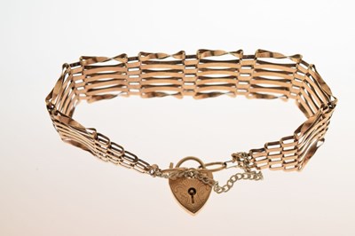Lot 81 - 9ct gold six-bar gate link bracelet