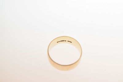 Lot 29 - Two 9ct gold wedding bands