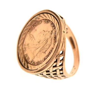 Lot 93 - Gentleman's 9ct gold ring