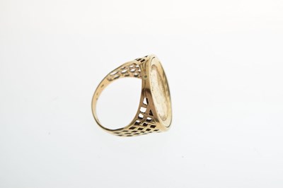 Lot 93 - Gentleman's 9ct gold ring