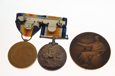 Lot 307 - First World War medal pair and medallion