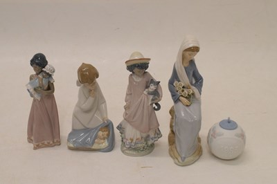 Lot 377 - Large quantity of Nao and Lladro figures