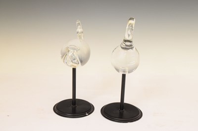 Lot 339 - Five Studio Ahus (Sweden) glass models of swans