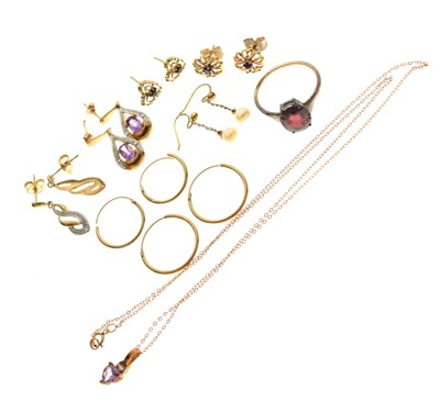 Lot 98 - Quantity of yellow metal and 9ct gold jewellery