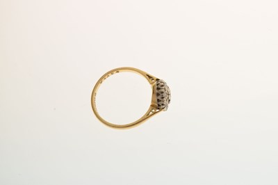 Lot 15 - 18ct gold illusion set diamond cluster ring