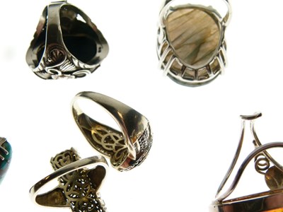 Lot 21 - Seven silver and white metal stone set rings