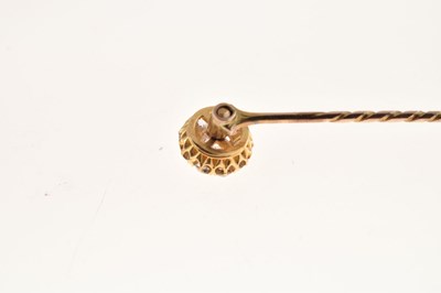 Lot 63 - A diamond cluster stick pin