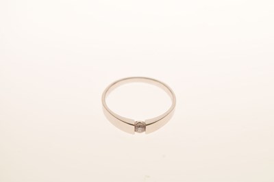 Lot 3 - 9ct white gold single stone diamond ring