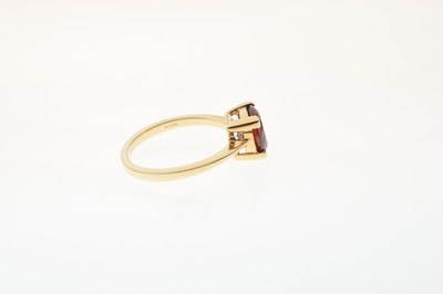 Lot 47 - 9ct gold single-stone garnet ring