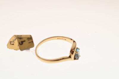 Lot 55 - 9ct gold blue topaz ring