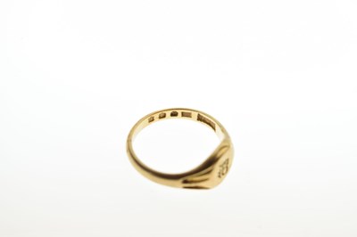 Lot 79 - 18ct gold signet ring