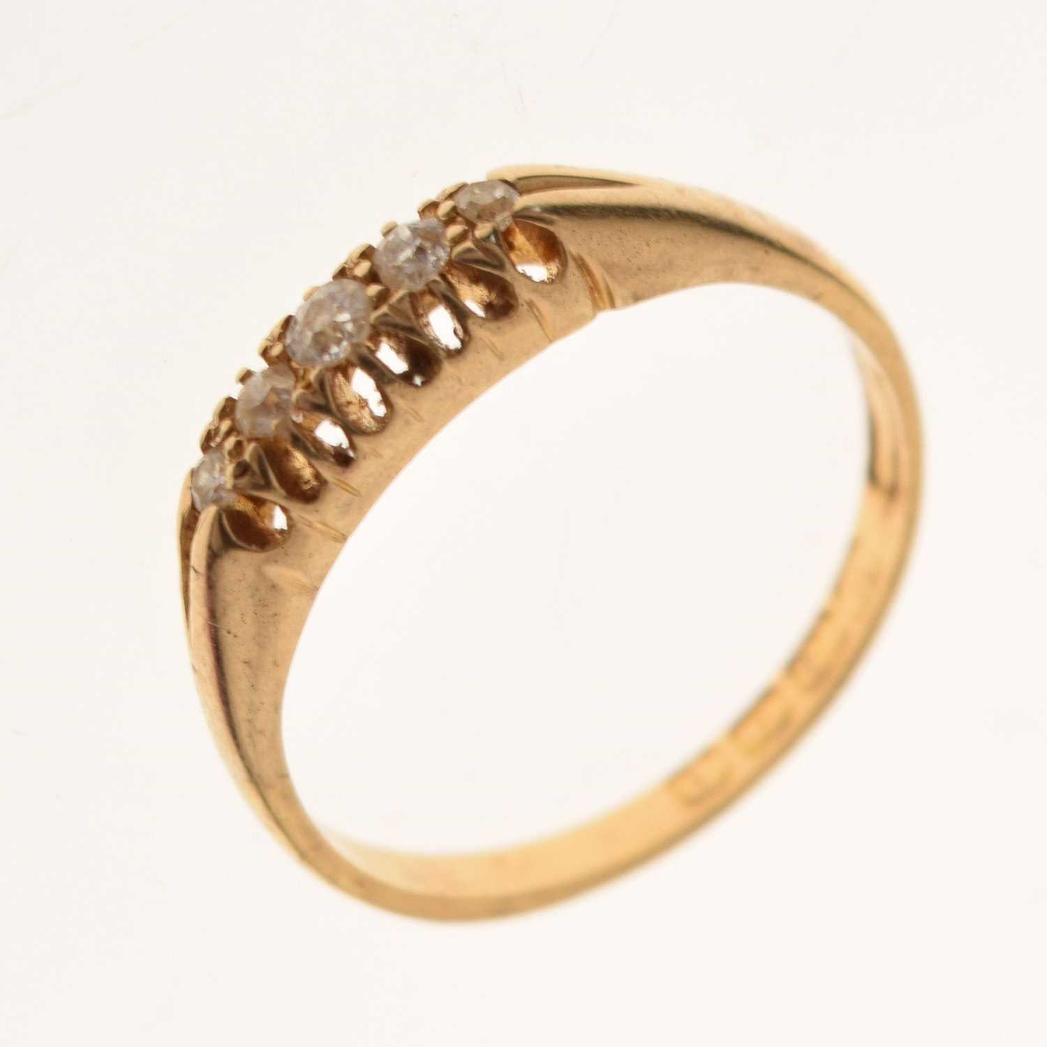 Lot 14 - 18ct gold five-stone diamond ring