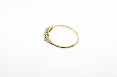 Lot 16 - Art Deco-style diamond dress ring