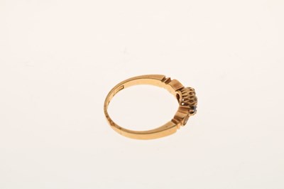 Lot 32 - Late Victorian18ct gold dress ring