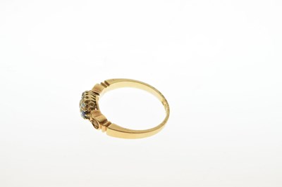 Lot 32 - Late Victorian18ct gold dress ring