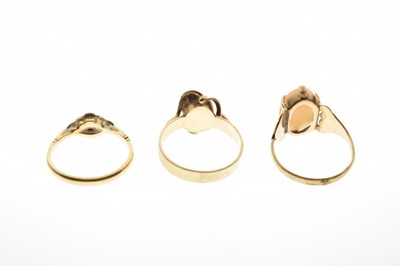 Lot 61 - Three 9ct rings