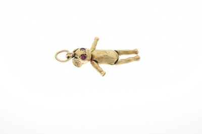 Lot 101 - Mouse charm