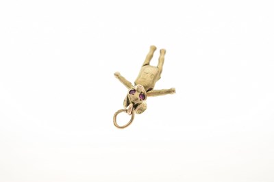 Lot 101 - Mouse charm