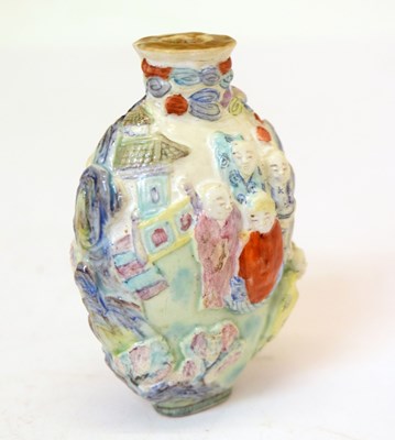 Lot 440 - Chinese Qing Dynasty porcelain snuff bottle