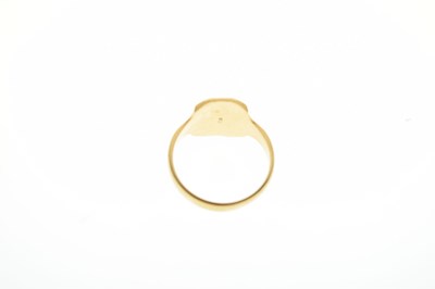 Lot 77 - 18ct gold signet ring