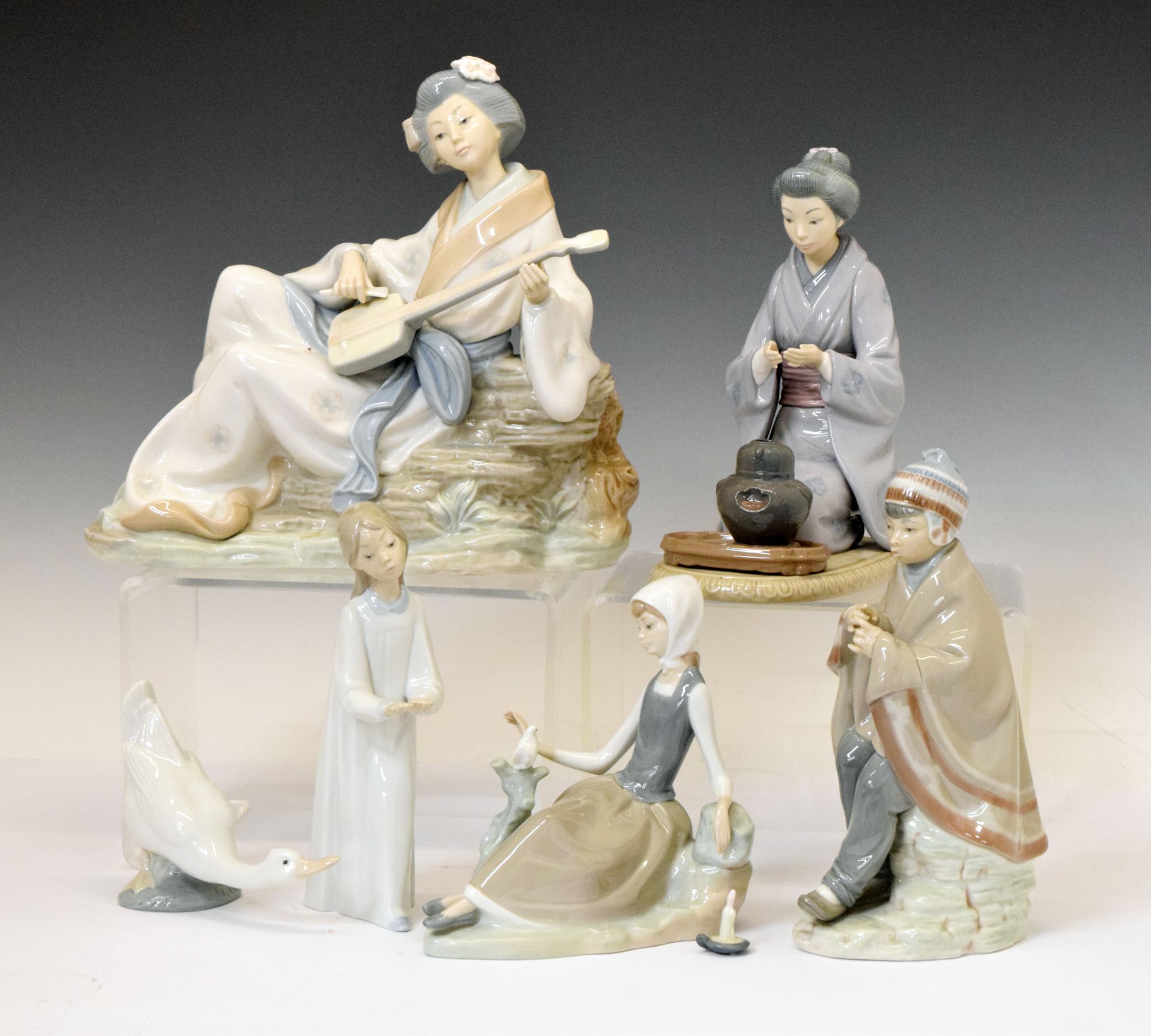 Lot 485 - Collection of Lladro and Nao figures