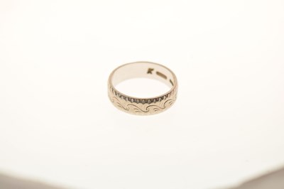 Lot 76 - 18ct white gold wedding band