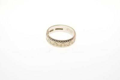 Lot 76 - 18ct white gold wedding band