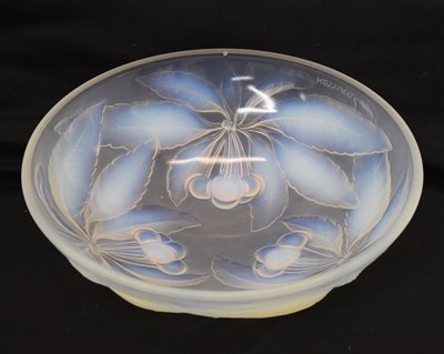 Lot 429 - Vallen Art Deco opalescent glass bowl