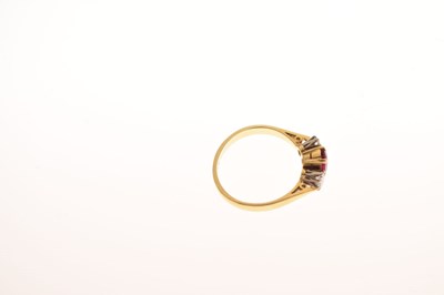 Lot 29 - 18ct gold three-stone ring