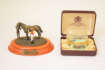 Lot 308 - Group of horse racing memorabilia/collectables