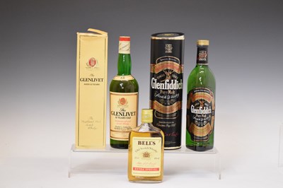 Lot 425 - Quantity of whisky including Glenivet, Glenfiddich and Bells