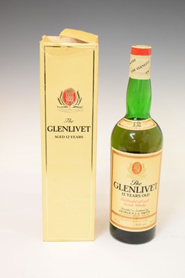 Lot 425 - Quantity of whisky including Glenivet, Glenfiddich and Bells