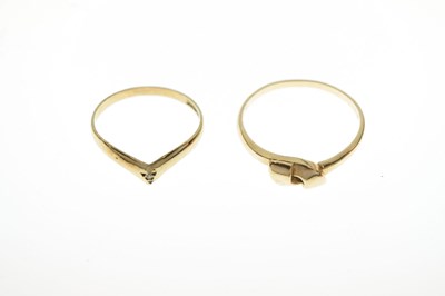 Lot 137 - Two 9ct gold dress rings