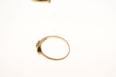 Lot 137 - Two 9ct gold dress rings