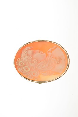 Lot 92 - 9ct gold framed cameo brooch