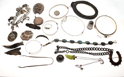 Lot 179 - Quantity of silver and white metal jewellery, etc